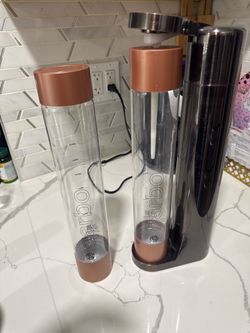 Qarbo Carbonator with Two Bottles