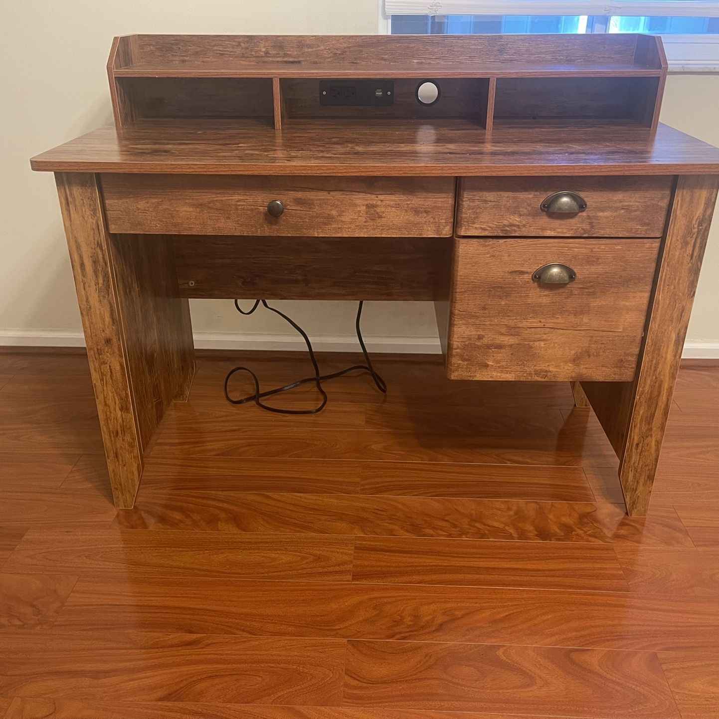 OneSpace Eleanor Executive Desk Wood Grain Golden Cherry for Sale in Pompano Beach FL OfferUp