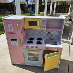 $20 Small Kids Kitchen 