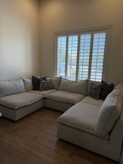 Living Spaces Modular Sectional Couch