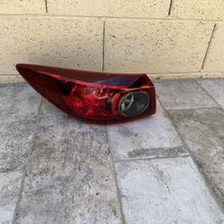 Mazda 3 Tail Light 2014-2018, Mazda Mazda3 Tailight, rear brake light, OEM ORIGINAL MAZDA PART, driver side rear light 