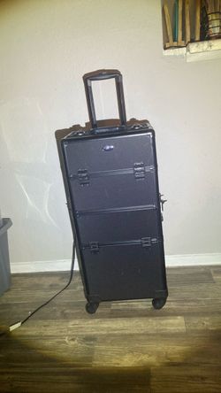 Cosmetic Case on Wheels