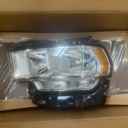 19-24 Ram 2(contact info removed) Halogen Headlight Left Driver Side. (contact info removed)7AD
