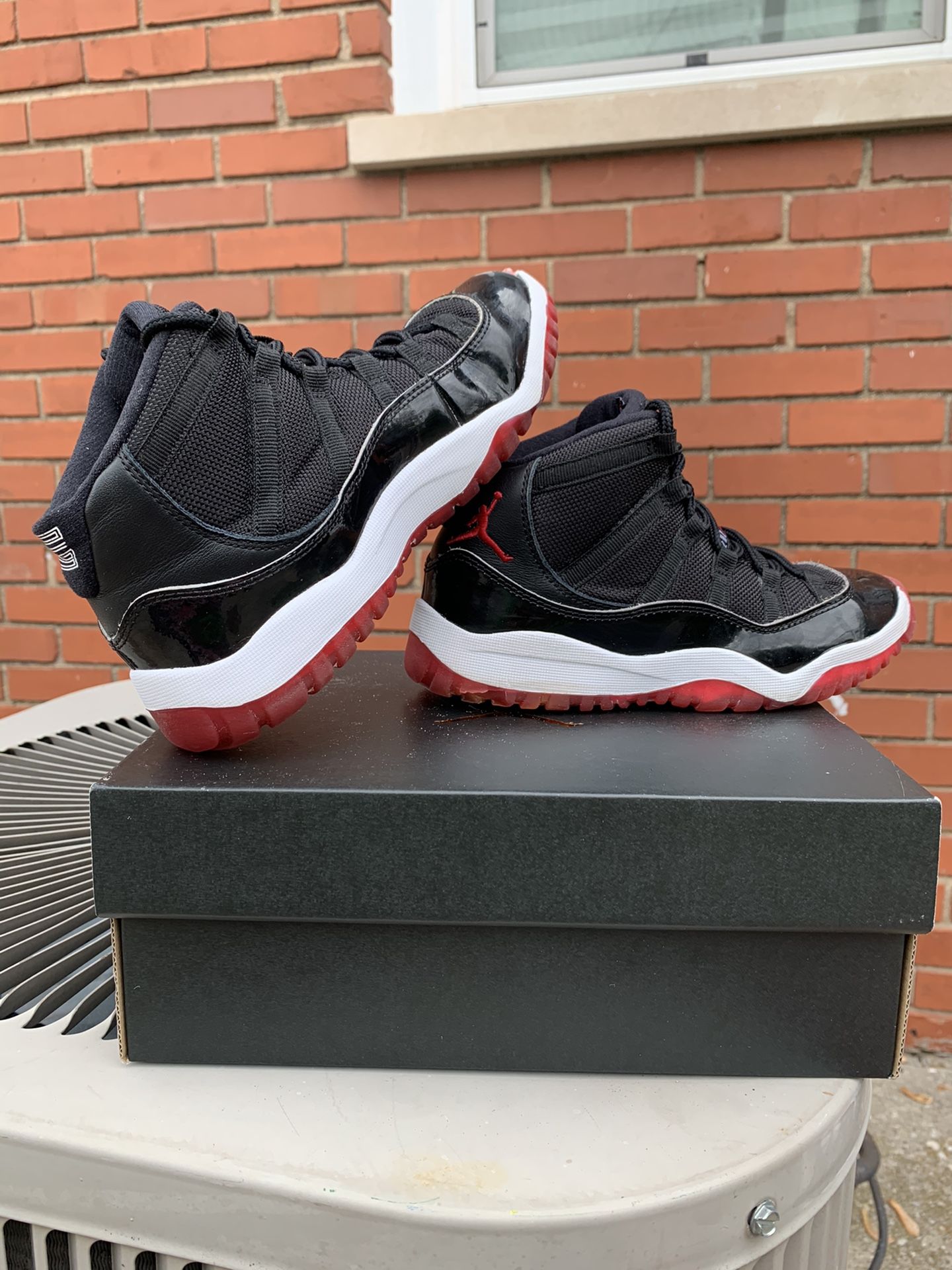 Jordan retro 11 bred