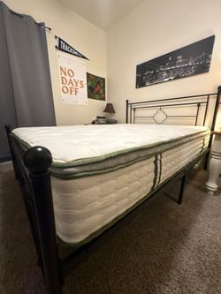 Queen Size 12-Inch Hybrid Mattress