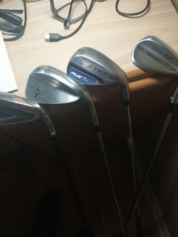 4 golf club  69  54d,  Titleist54dBV  wedge o key design, SFlyXL Cobra., Stealth  6club Taylor made 4 clubs $350
