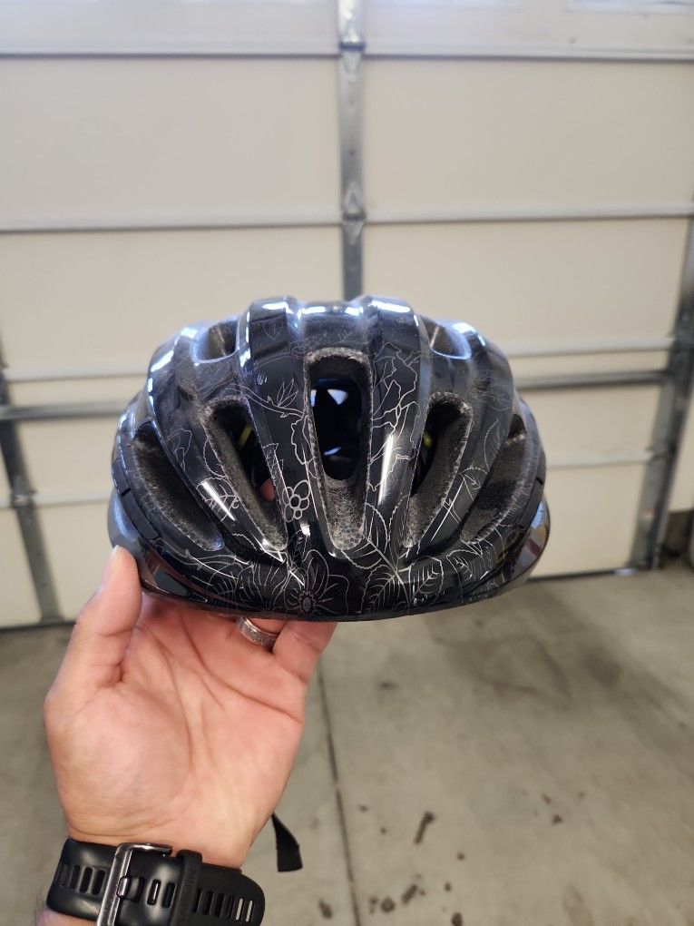 GIRO ISODE Adult Bike Helmet