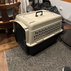 Top Paw Crate Barely Used