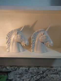 Unicorn set 8 in tall ceramic