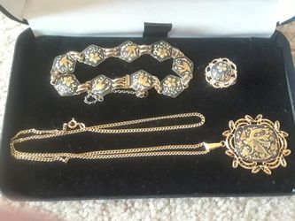 Necklace bracelet and ring set