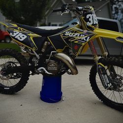 2004 RM 125