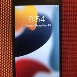 Apple iPhone 7 32GB Unlocked For Any Carrier!