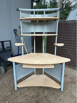 Computer desk
