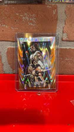 Xavier Woods /25 Topps Chrome Orange Wave