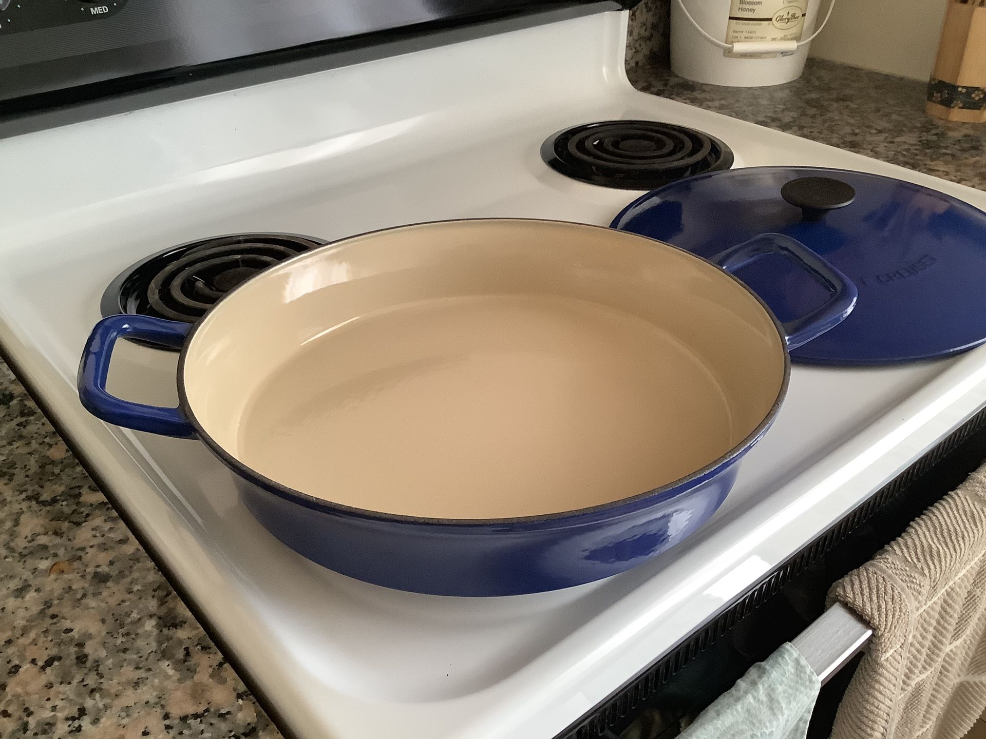 LE Creuset cast iron pan