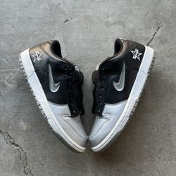 nike sb supreme dunks size men’s 9 