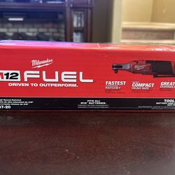 Milwaukee M12 Fuel 3/8” High Speed Ratchet