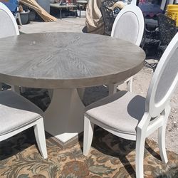 Dinette set w/4 chairs