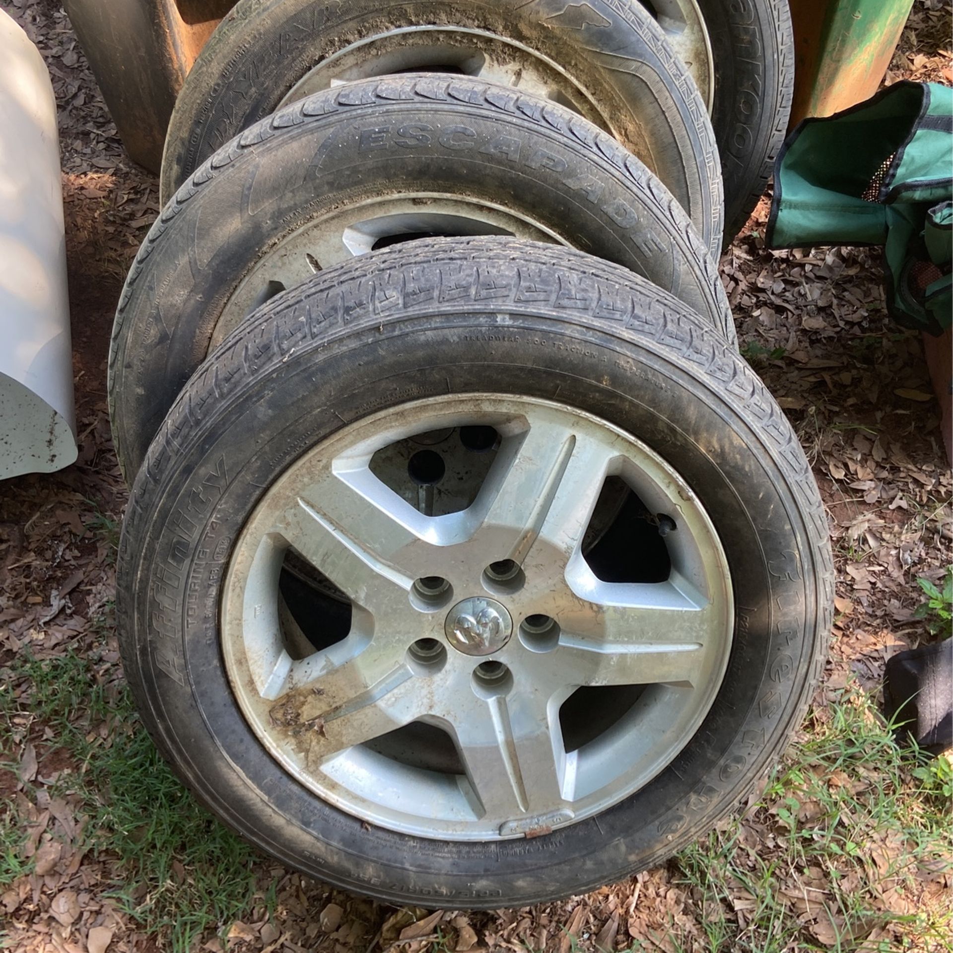 dodge 17 alloy rims and tires