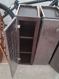Kitchen / bathroom cabinets