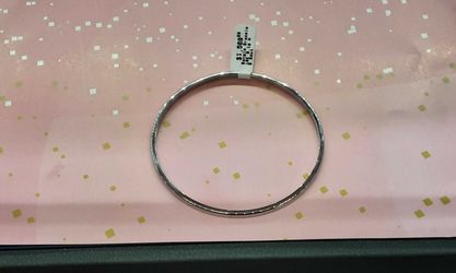 Bangle Bracelet - White Gold 18k (.750) 9.1 grams 8 inch