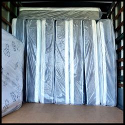 NEW QUEEN-SIZE PILLOW TOP MATTRESS & BOX SPRING ‐ 2PC
