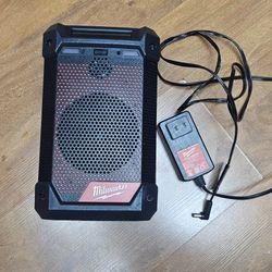Milwaukee M12  Compact Jobsite Radio & Charger 