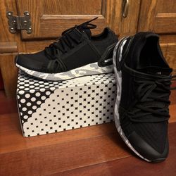 Women’s Athletic Shoes Size 9 1/2