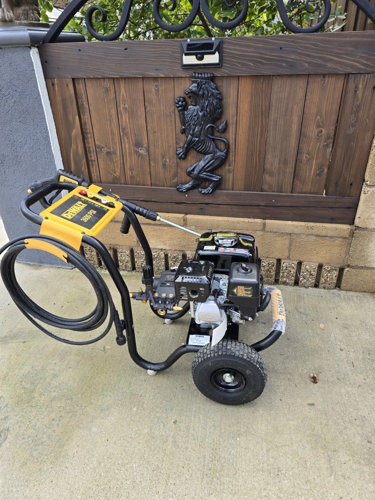 Dewalt 3600psi Gas Pressure Washer With Honda Engine 