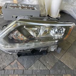 2014-2016 Nissan Rogue  Driver SIDE HEADLIGHT USED OEM LED