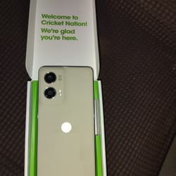 MOTOROLA STYLO NEW WORK WITH CRICKET. 80$$$
