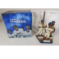 2013 Los Angeles DODGERS Jackie Robinson, Newcombe, Campanella SGA Statue