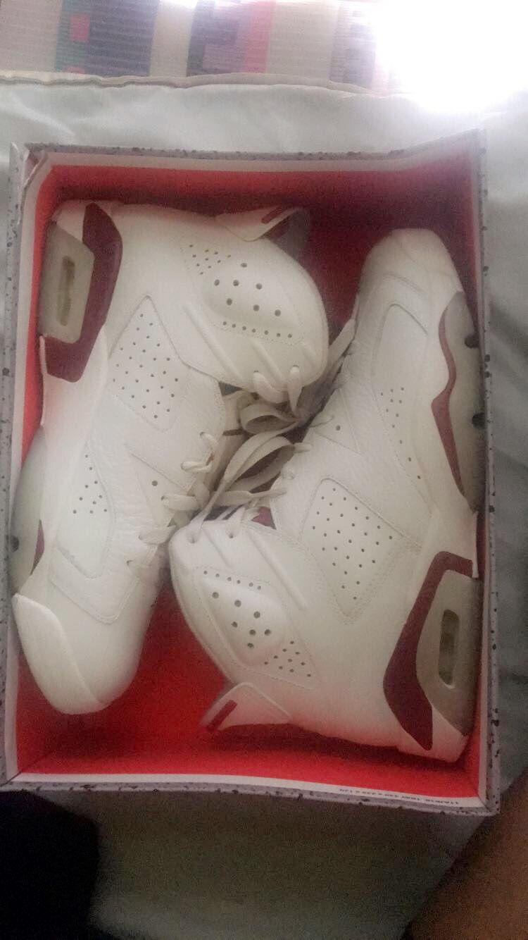 Jordan retro maroon 6s