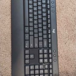 Logi Logitech Wireless Keyboard K540- NO USB DONGLE - WORKS
