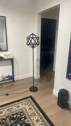 Black Geometric Floor Lamp gorgeous style working great
