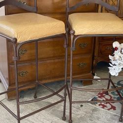 Two Metal Bar Stools All Measurements And Pictures 