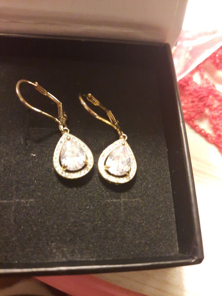 New Diamond Earings Tear Drop 13 Dollars