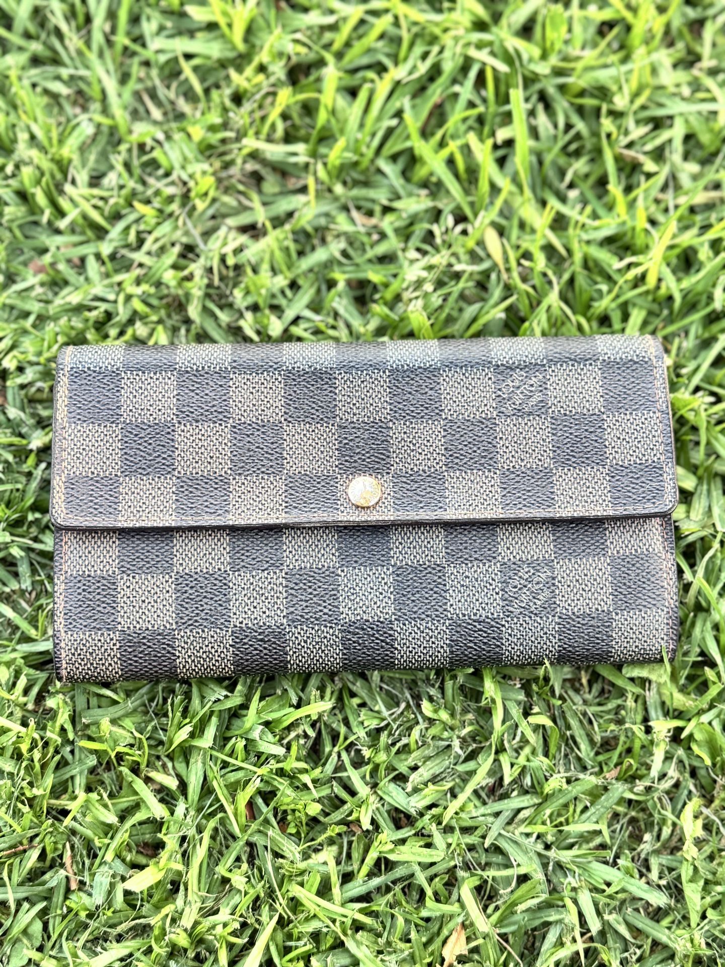 LV Wallet