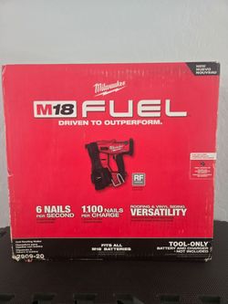 Milwaukee M18 coil roofing nailer