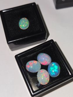 Genuine natural opal gems