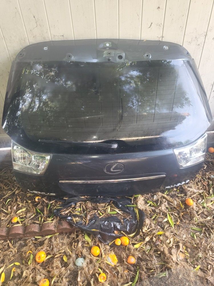 Lexus Hatch