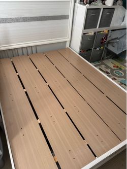Queen bed