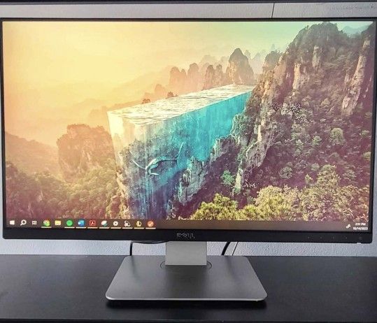 Computer Monitor - Dell Ultrasharp 24 inch (23.8") Screen FHD 1080p LED Ultra Thin Bezel (U2414H)