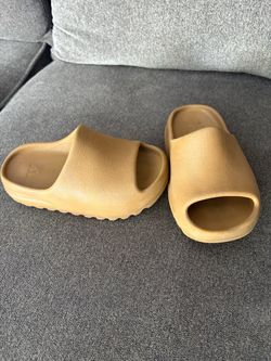 Yeezy slides (kids)