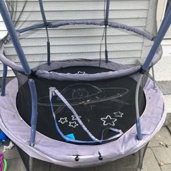 Outdoor Trampoline NEED GONE