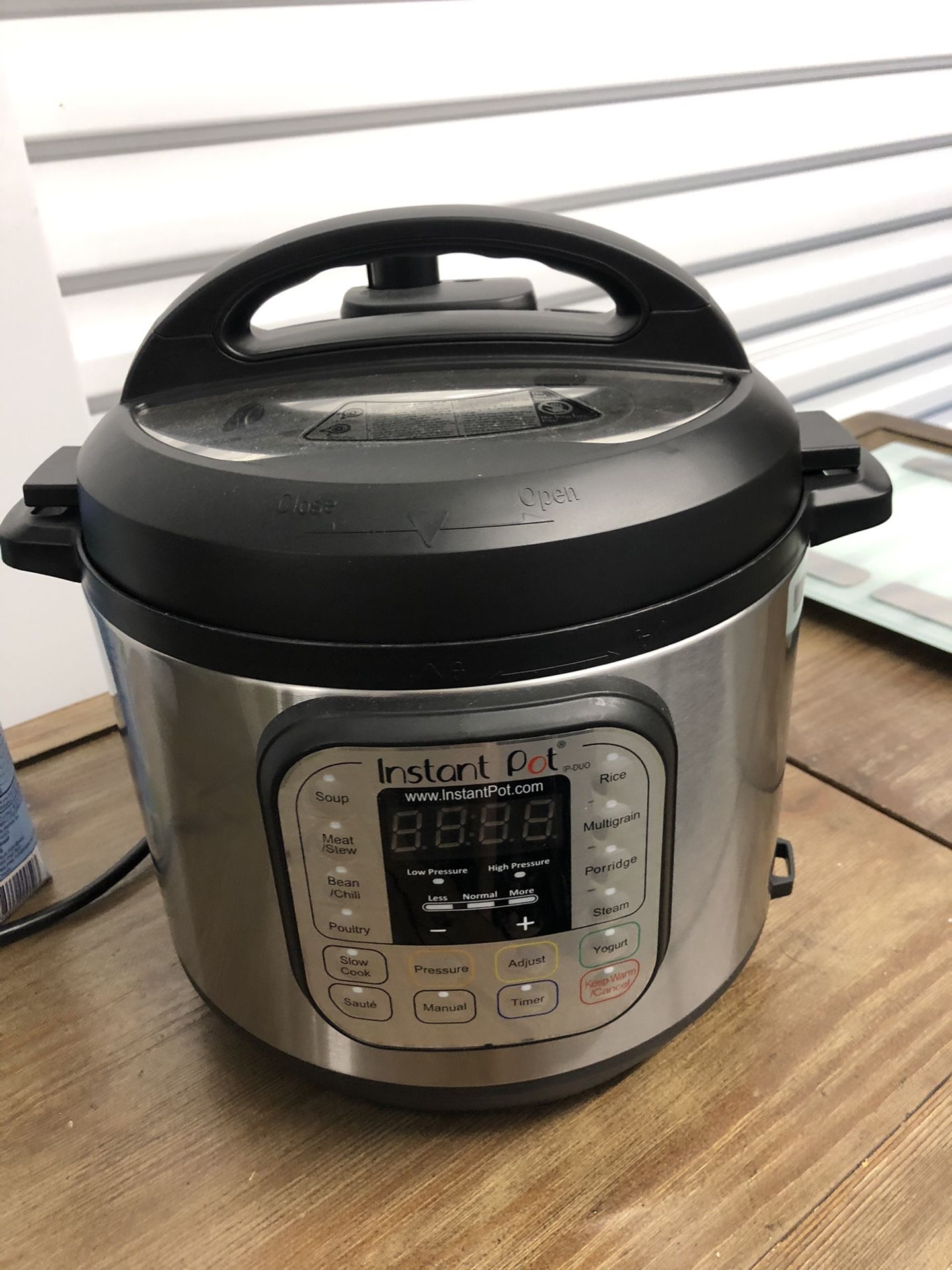 Instant Pot - 7-in-1 Multi-functional Electric Pressure Cooker