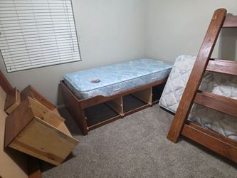 Twin Bunk Bed w/Drawers
