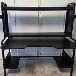 Fredde Computer Desk