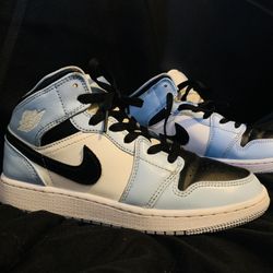 Jordan 1 Mid 