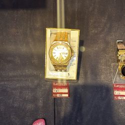 Gold Tone Watch $49 @ 1015 Summit Ave 